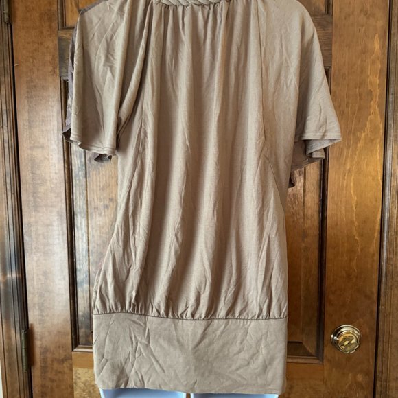 Charlotte Russe Taupe w/Mauve Flowers Pullover Top Large - Picture 8 of 12